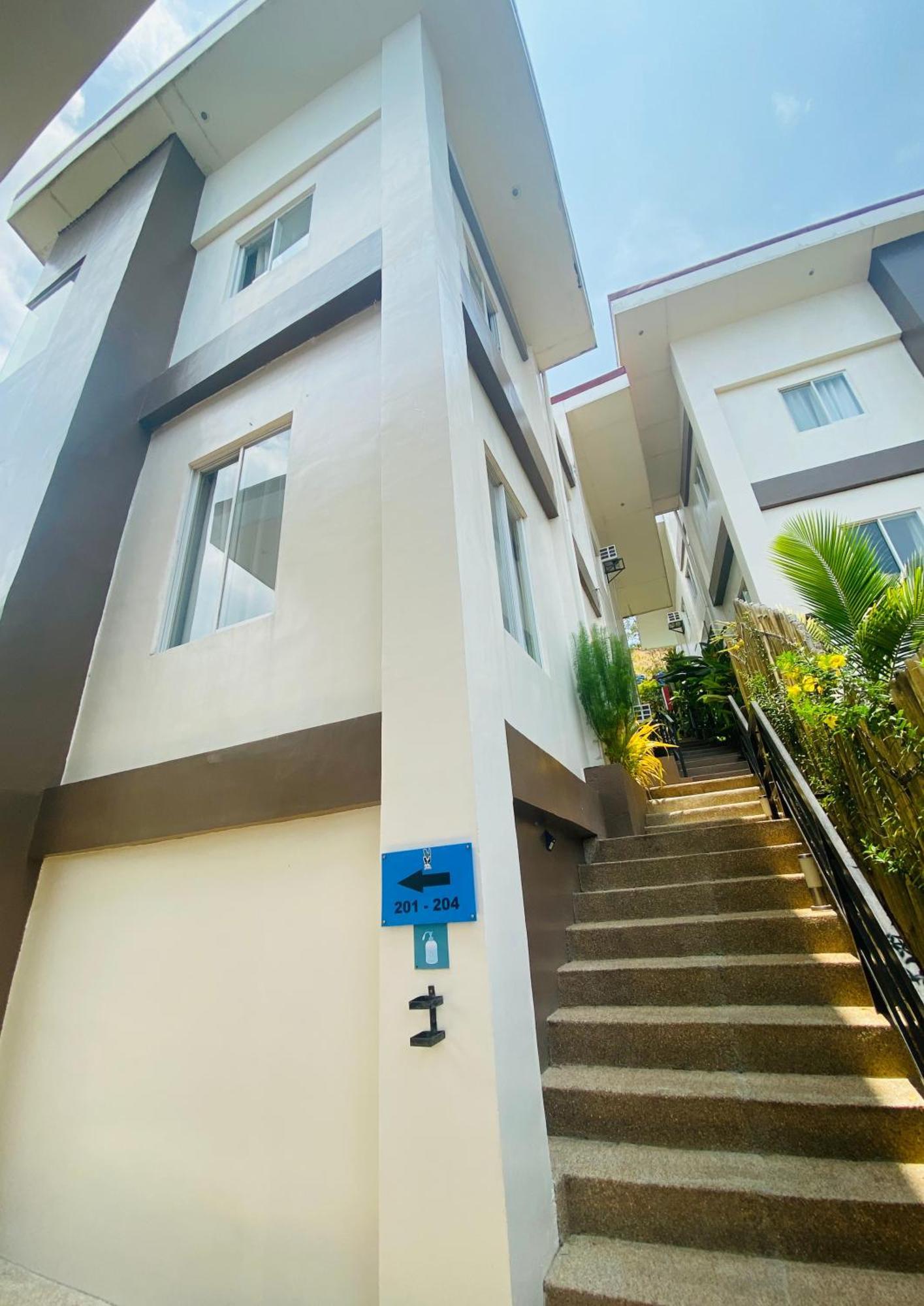 Vela Terraces Hotel Coron Exterior photo