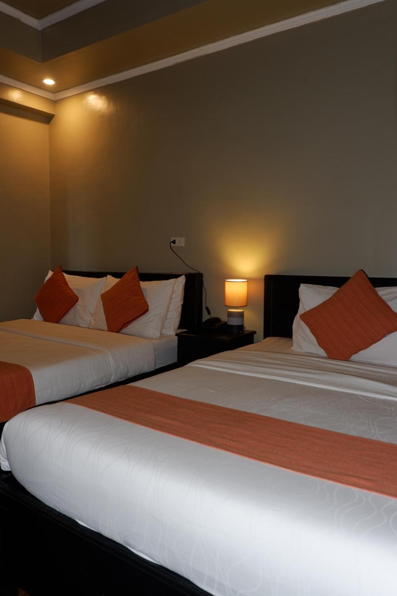 Vela Terraces Hotel Coron Exterior photo