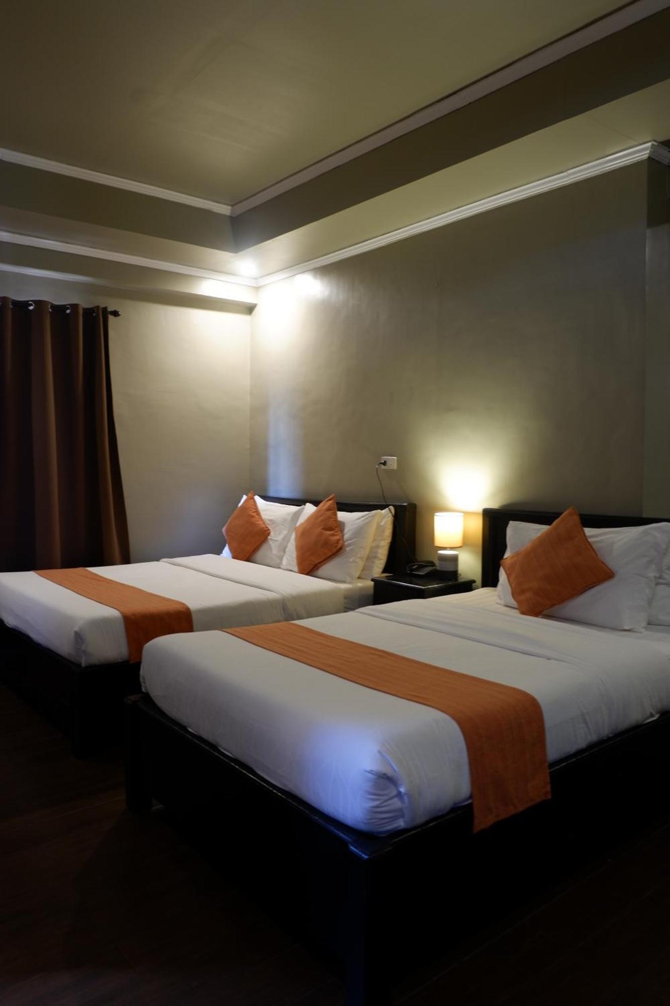 Vela Terraces Hotel Coron Exterior photo