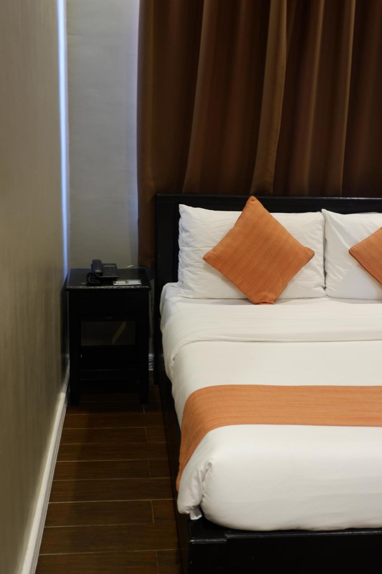 Vela Terraces Hotel Coron Exterior photo