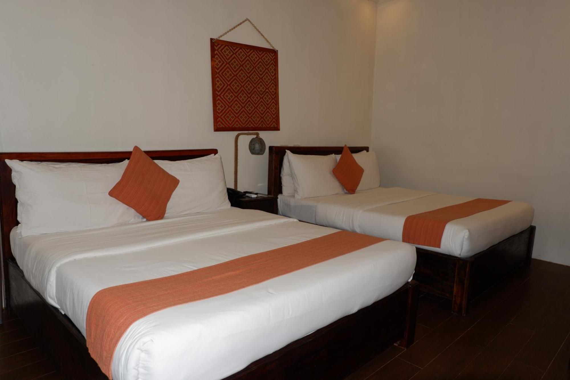Vela Terraces Hotel Coron Exterior photo